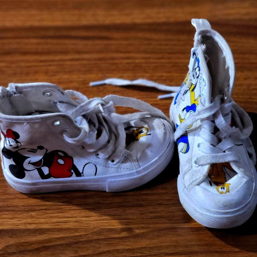 Disney hitops
